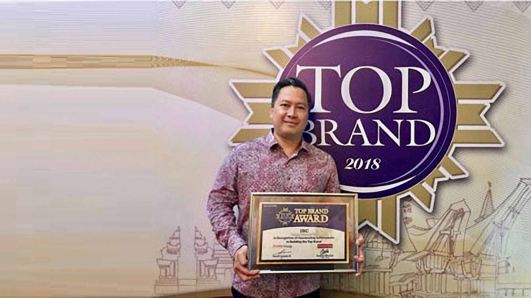 PT Gajah Tunggal Tbk accept TOP Brand Awards 2018 from Marketing Magazine