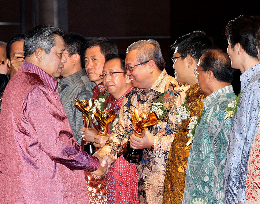 PT Gajah Tunggal Tbk. received Primaniyarta Awards Year 2012 in the Category of Global Brand Development